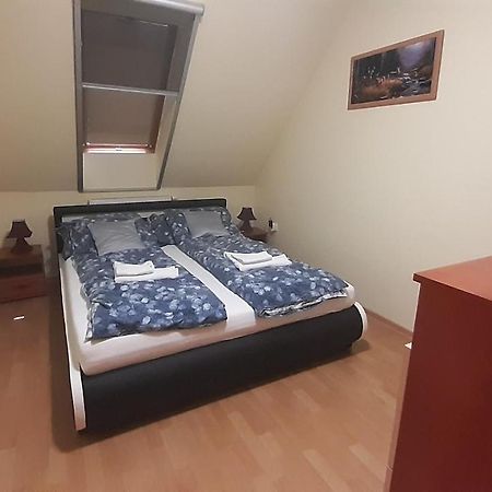 Elizabet Apartman A Belvarosban Sarvaš Exteriér fotografie
