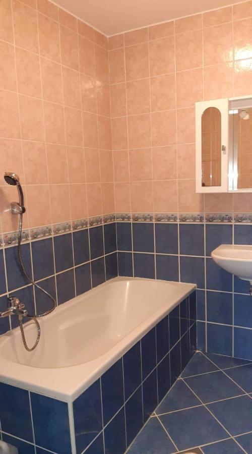 Elizabet Apartman A Belvarosban Sarvaš Exteriér fotografie